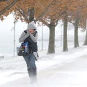 Vine iarna! Cod galben de vânt și ninsori pentru județul Arad