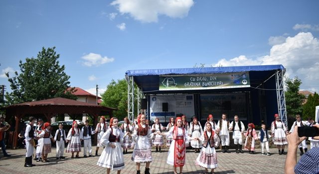 Eveniment dedicat promovării producătorilor locali desfășurat în localitatea Șofronea, județul Arad